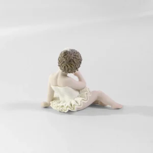 Statua in porcellana di ballerina in tutù