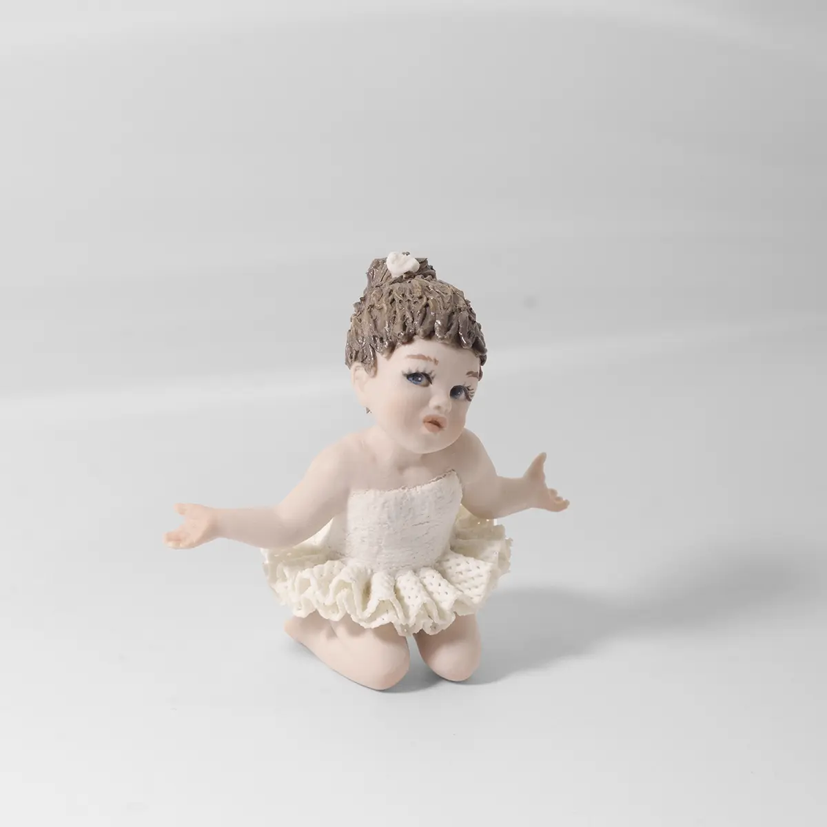 Statua in porcellana di ballerina in tutù
