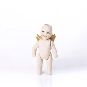 Bambolina in porcellana biscuit raffigurante un angioletto con ali rosse dalle punte dorate.