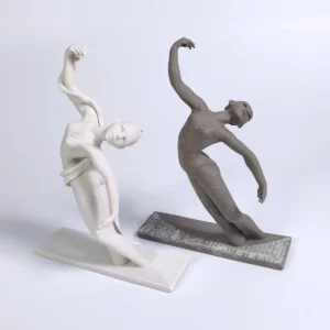 Statua in porcellana Clizia della serie Pure e Raw di Sibania, raffigurante una danzatrice in passi di danza. Altezza 20 cm.