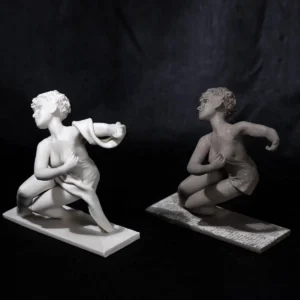 Statua in ceramica Clori di Sibania raffigurante una danzatrice, serie Pure e Raw, altezza 16 cm.