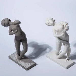 Statua in porcellana e gres Nisa di Sibania raffigurante una danzatrice, serie Pure e Raw.
