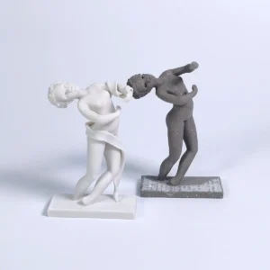 Statua in porcellana e gres Nisa di Sibania raffigurante una danzatrice, serie Pure e Raw.