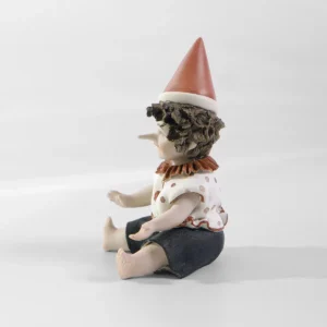 Piccolo Pinocchio in porcellana.