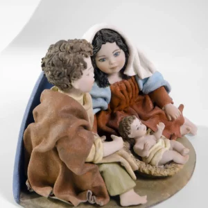 Presepe in porcellana con la Sacra Famiglia: la Madonna, San Giuseppe e Bambin Gesù su base stilizzata.