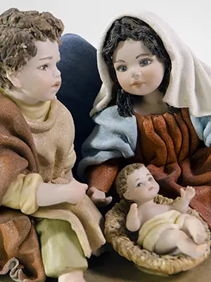 Collezione Natale un dettaglio della statue presepe con Giuseppe Maria e Gesù